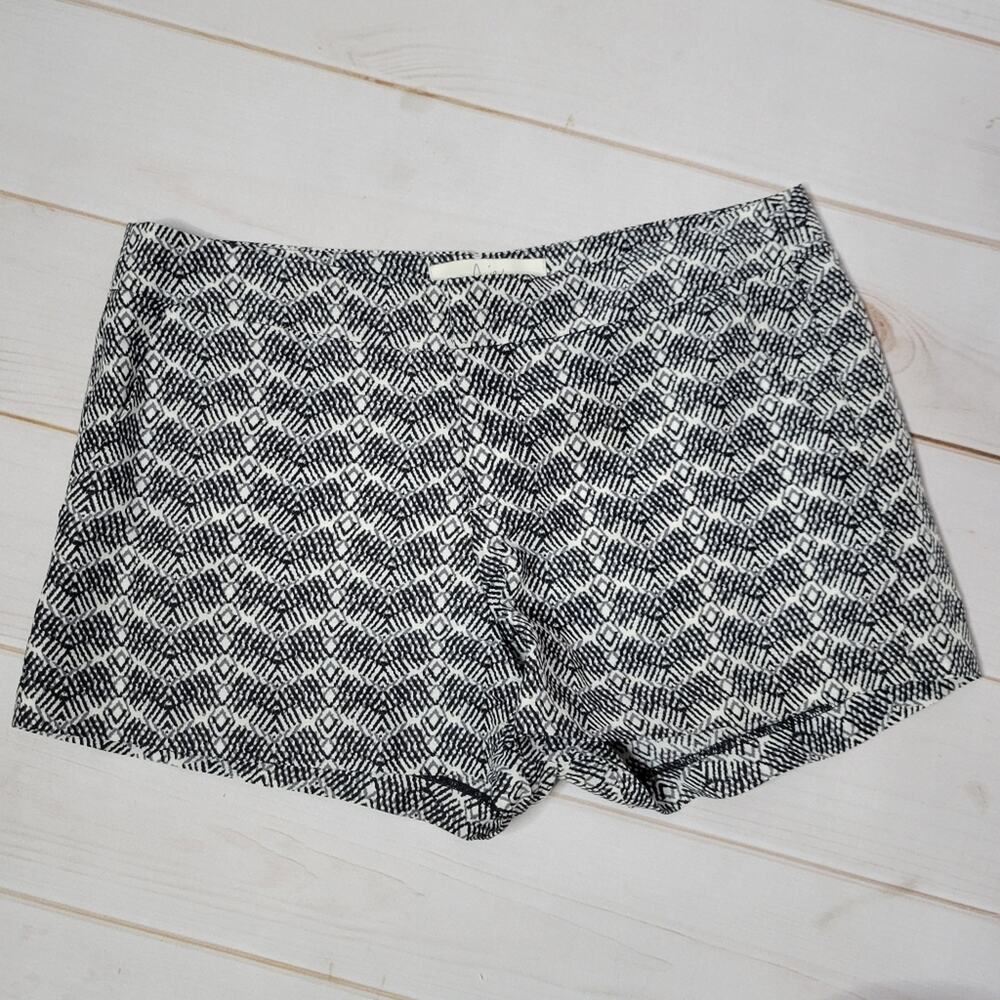 Joie Merci Linen & Silk Blend Black & White Geometric Shorts, size 2